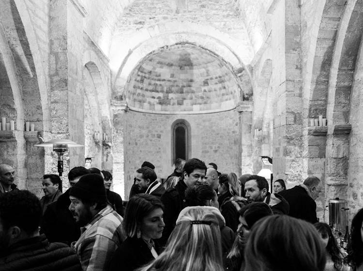 Rassemblement des équipes dans la chapelle