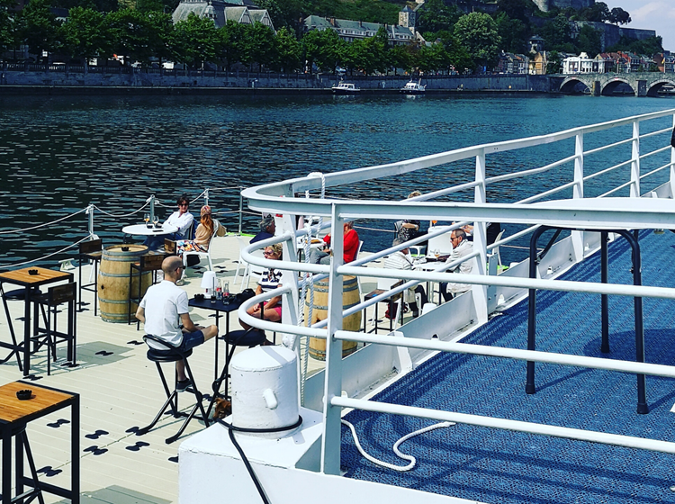Terrasse flottante Les Capitaineries de Namur