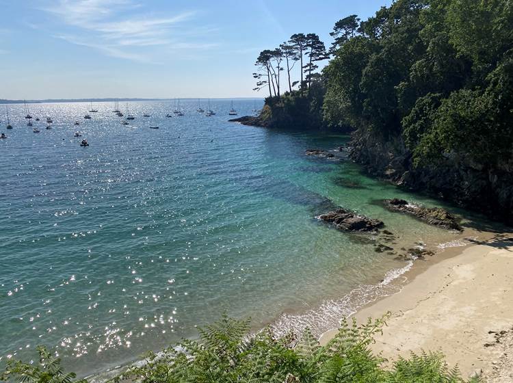 La plage des Curés à Plougonvelin et ses eaux turquoise