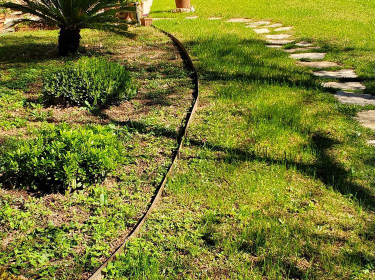 Les Enclos Secrets - Arrosage devant la Terrasse 3