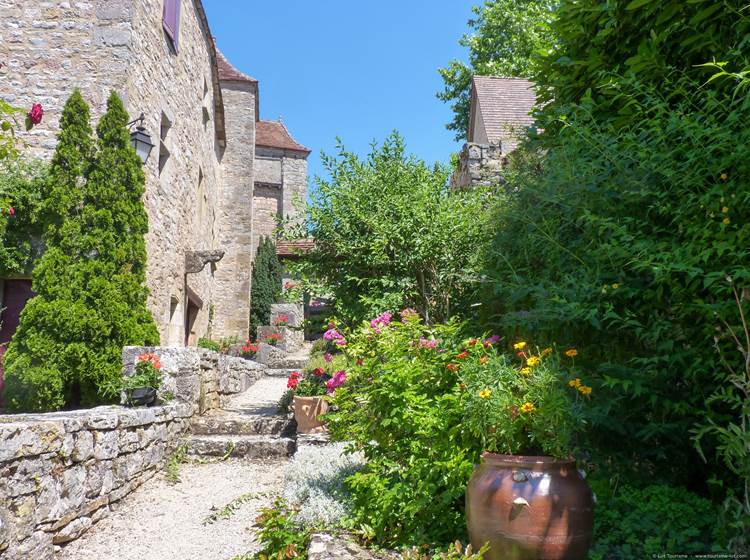 Loubressac - Plus Beaux Vilages de France © Lot Tourisme C