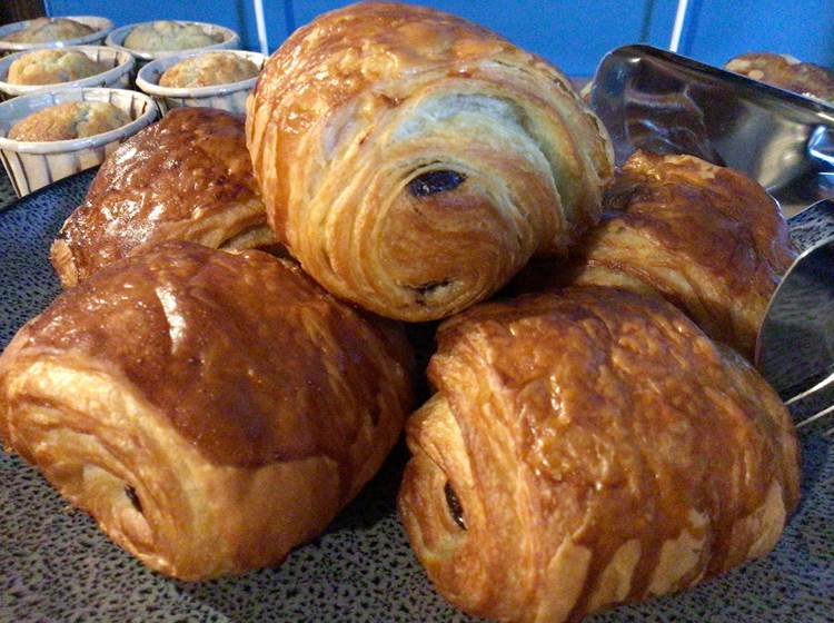 Pains au chocolat maison.