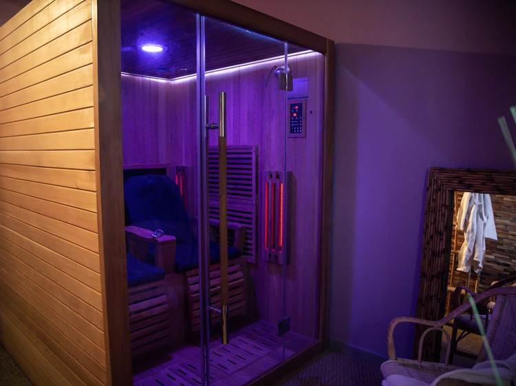 Sauna infrarouge massant et chromothérapie