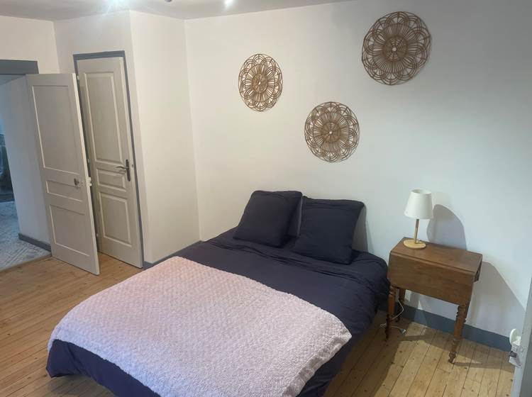 La chambre avec lit double