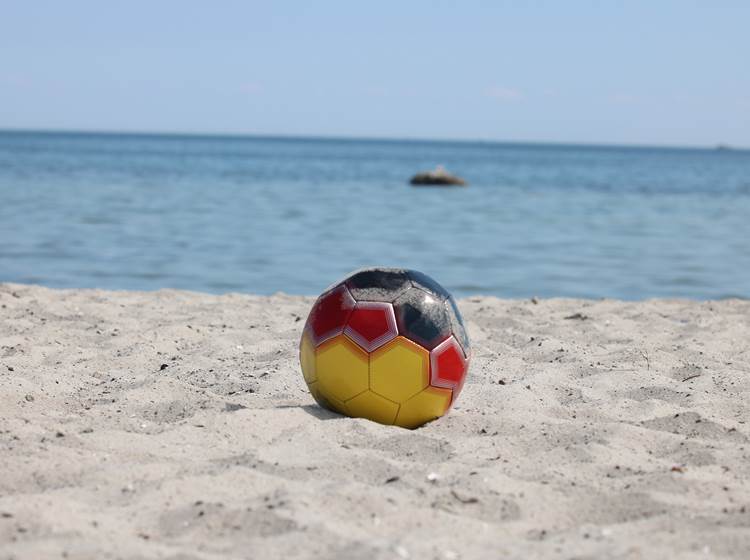 beach-volleyball-3579292_1920