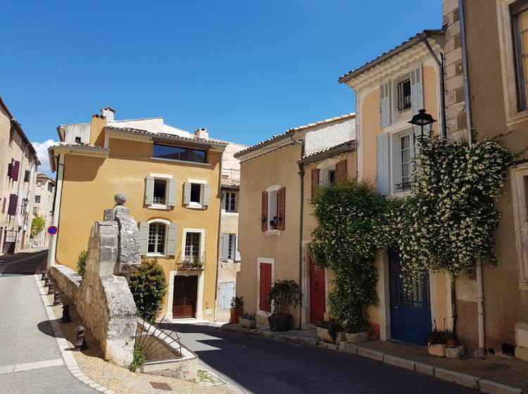 Discover Apt, Provence  What to Do, Where to Stay