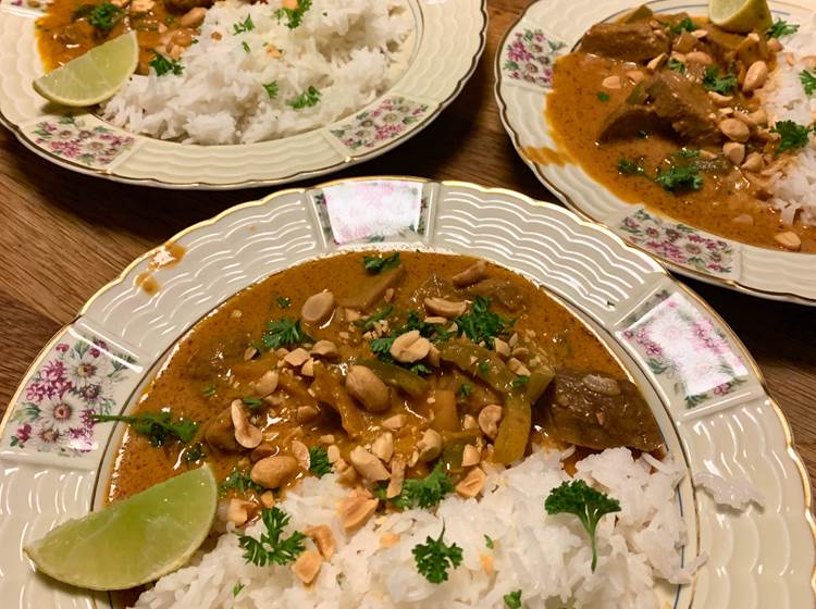 Curry rouge de seitan et cacahuètes