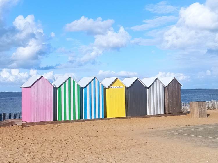 Se balader à la brée-les-bains avec ses jolies maisons colorées