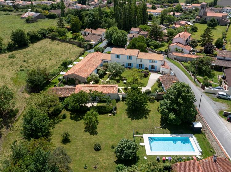 L'Enclos bleu vu du ciel