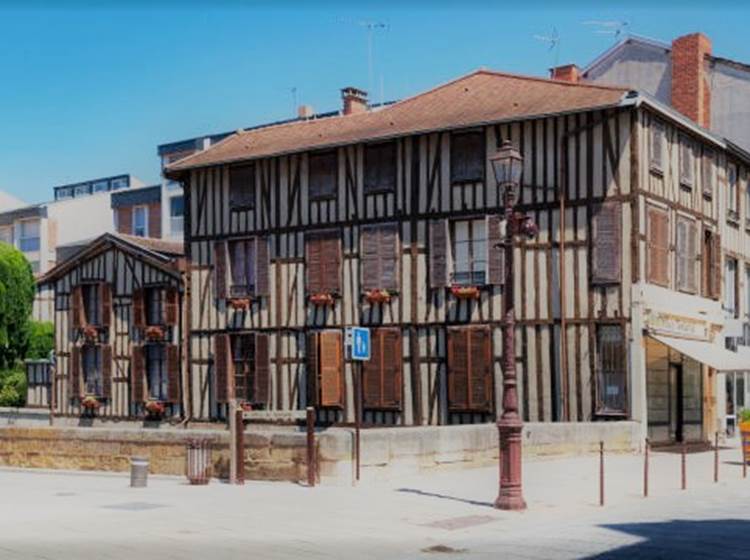 Châlons - Maison à pans de bois