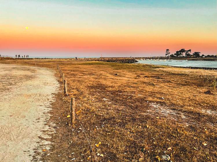 Coucher de soleil sur l'entrée du port de La Forêt-Fouesnant