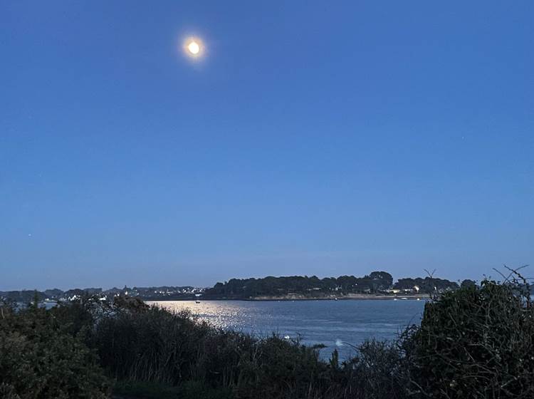 Pleine lune sur le Golfe