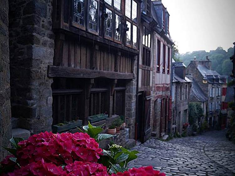 Le bas du Jerzual : rue du Petit Fort, située à 100 m du port de plaisance