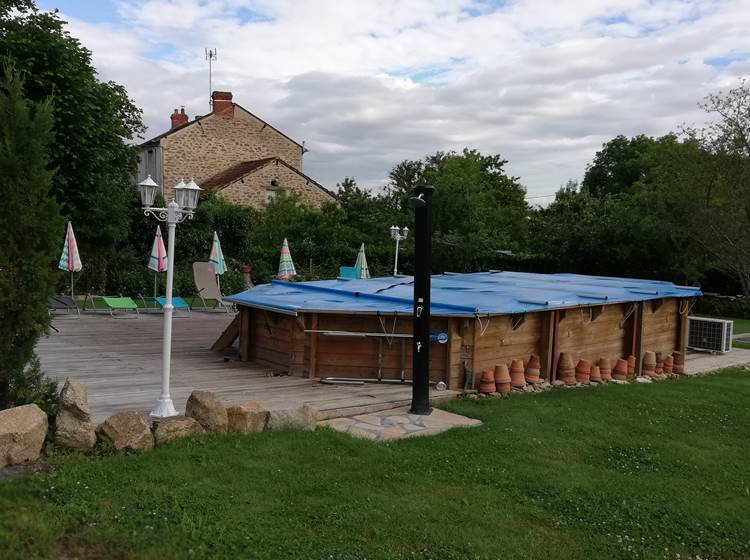 Piscine avec bâche sécurisé