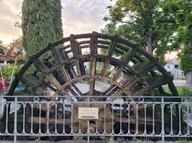 Roue du moulin à blé Milhe