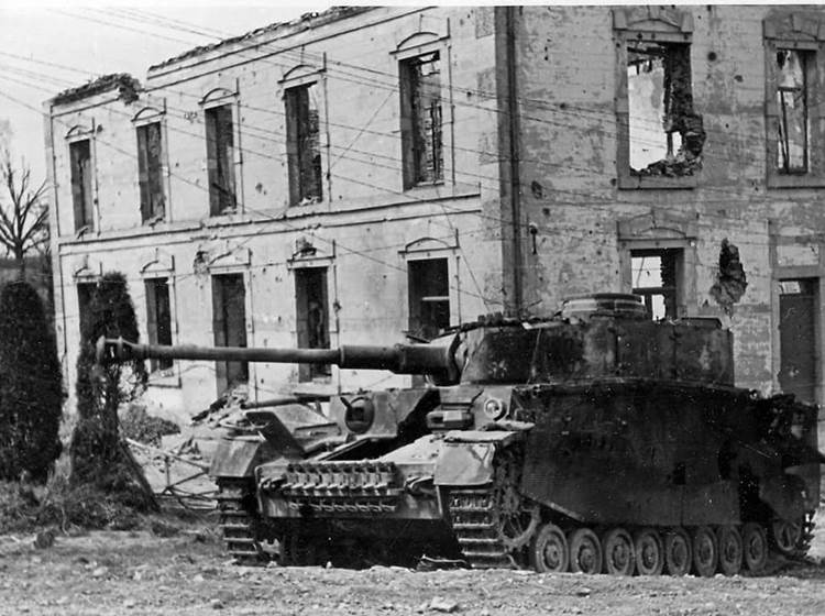 Duitse tank ontmanteld voor de gîte