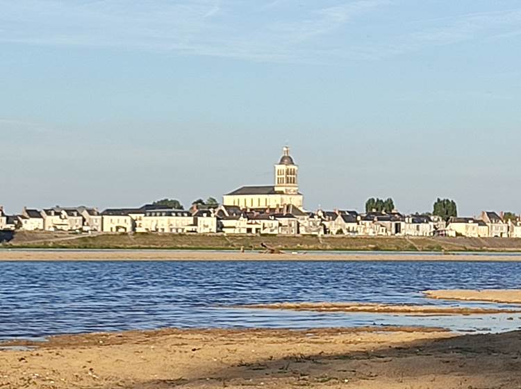 Saint Mathurin vue de la rive gauche
