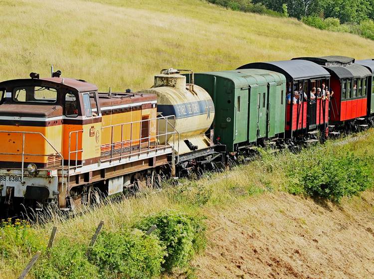 Train historique le long de la Vallée de l'Eure