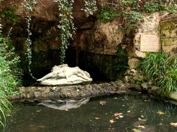 Parc de la Garenne à Nérac : la fontaine de Florette