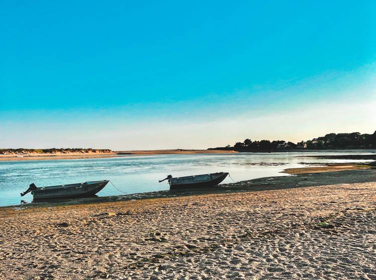 Coucher de soleil sur la plage du Letty depuis la Paillotte Iodée Bénodet