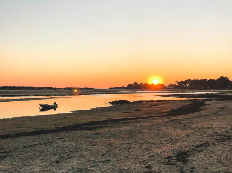 Coucher de soleil sur la plage du Letty depuis la Paillotte Iodée Bénodet