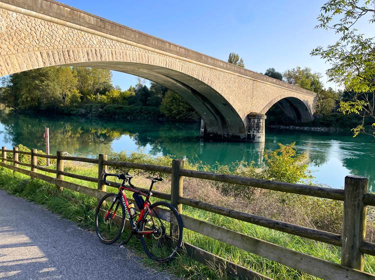 Balade en vélo le long du Rhône