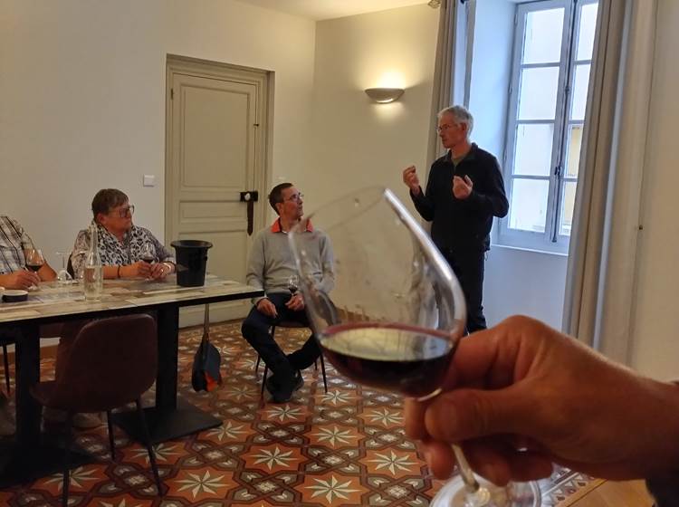 Le Château Landure présente ses vins à nos hôtes