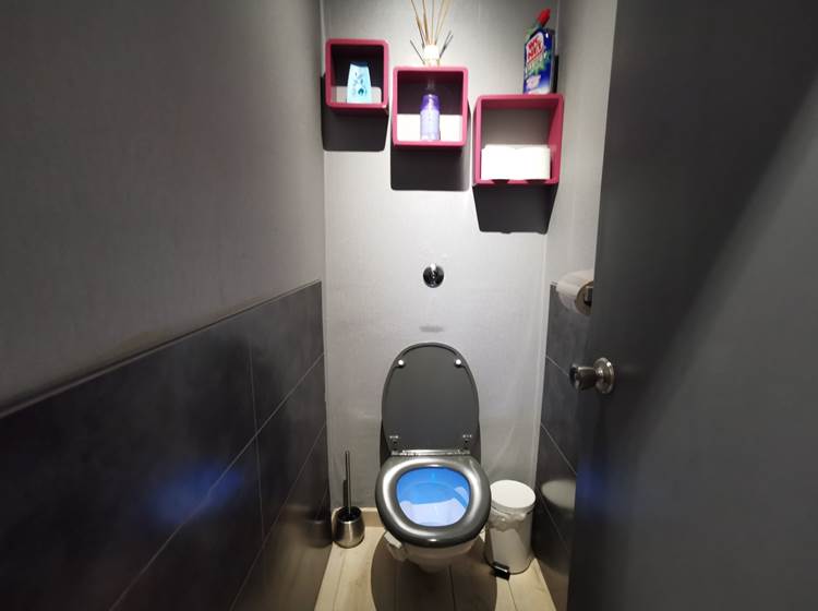 Toilettes indépendantes