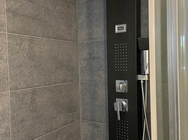 Douche hydromassante