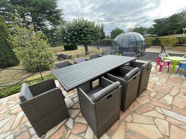 Terrasse et espace repas