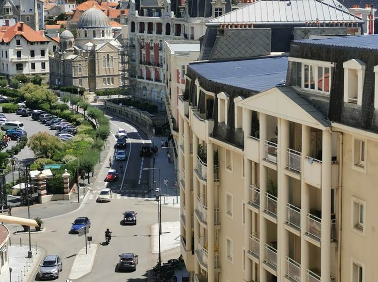 Vue depuis OCEAN 7 - L'avenue de l'Impératrice et l'église Saint Alexandre