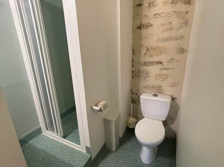 Salle d'eau et WC chambre 1 à 2 personnes