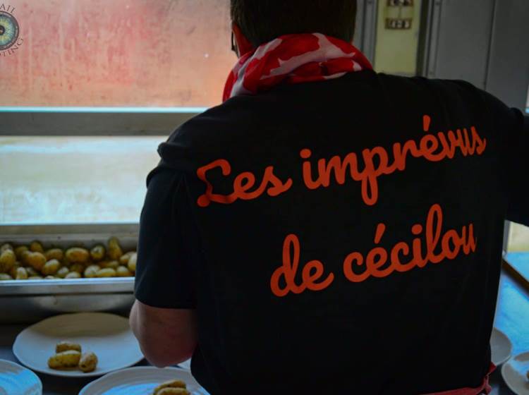 Repas servi par le traiteur "Les Imprévus de Cécilou"