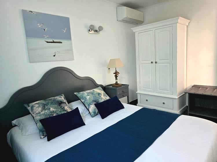 chambre-appartement-roya-bleu-azur-corse