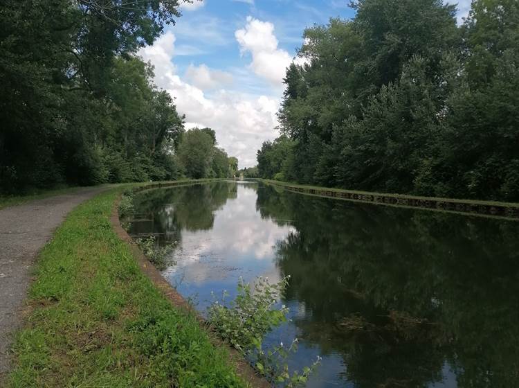 Se balader au bord du canal de Saint-Quentin