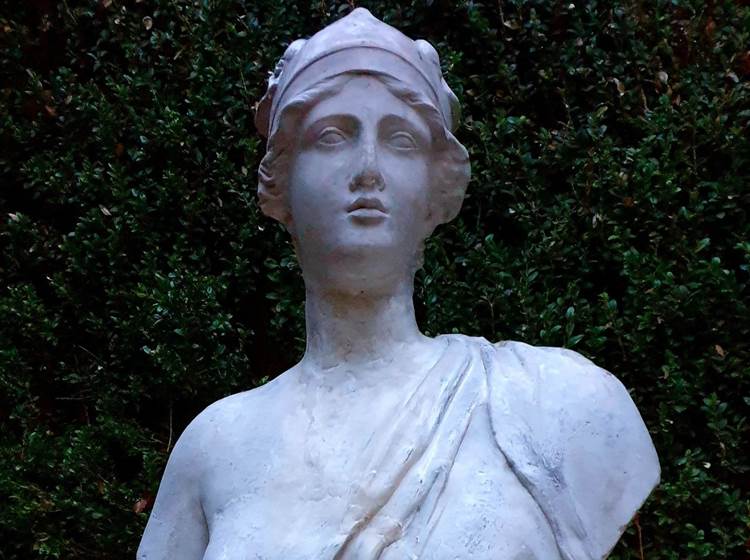 Eugénie les Bains, Détail statue du parc thermal