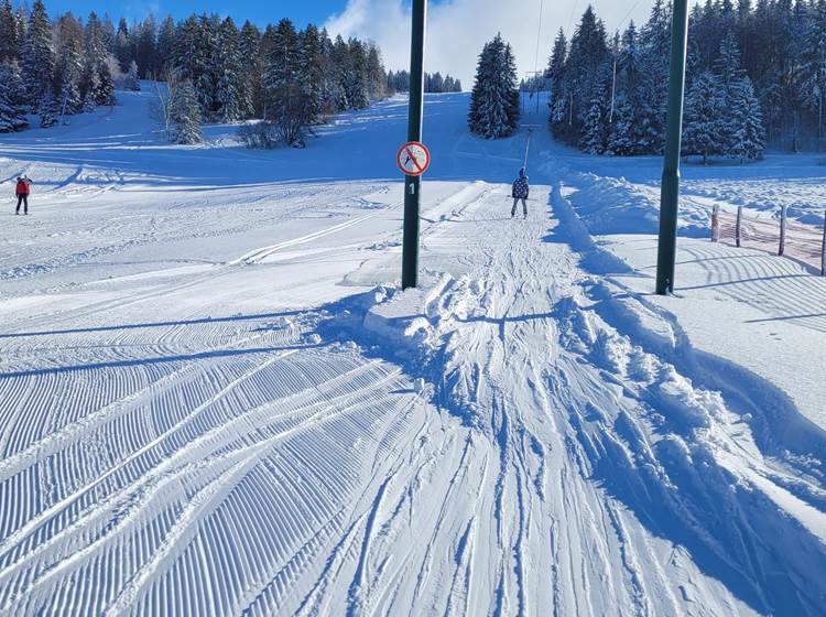 ski de descente Entre Les Fourgs