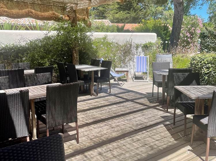 Terrasse petit déjeuner