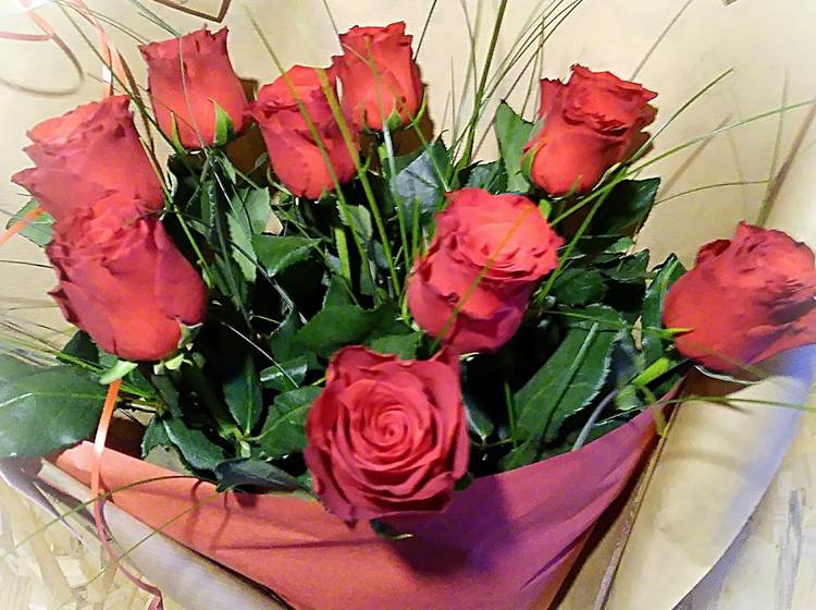 Bouquet roses + vase = 70€
