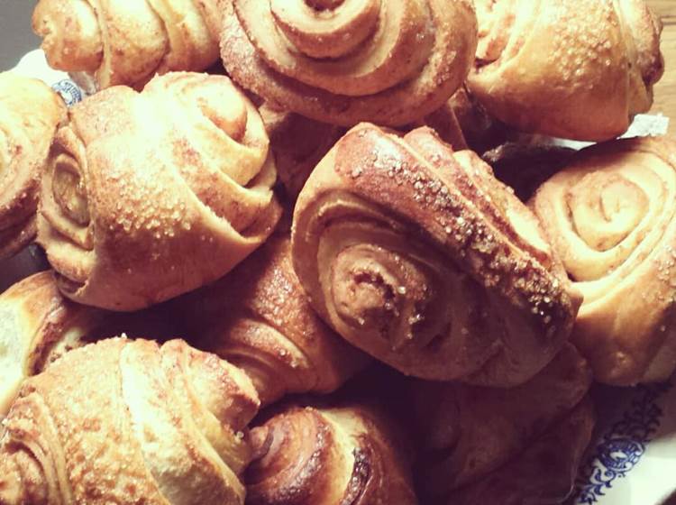 Cinnamon rolls