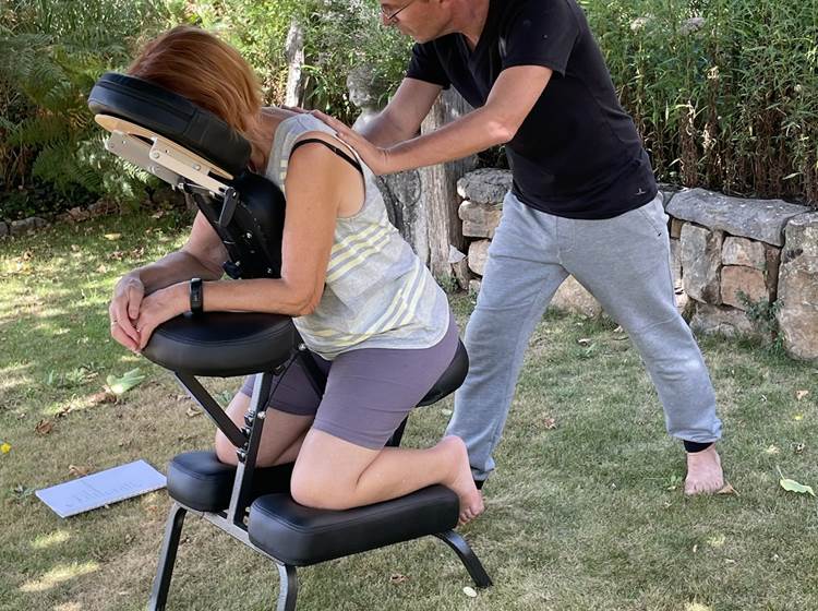 Massage assis Habillé