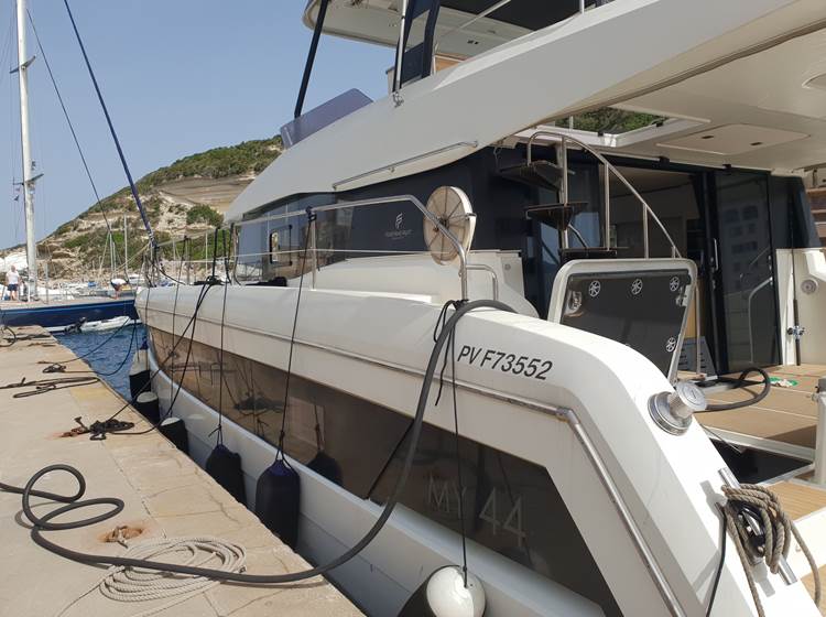 Convoyage Fountaine Pajot "MY 44"