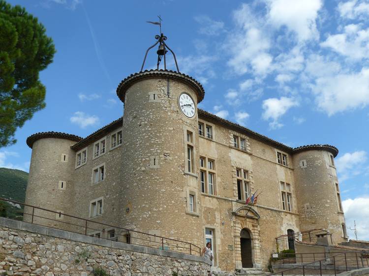 Chateau de Rustrel Colorado Provençal Luberon Provence