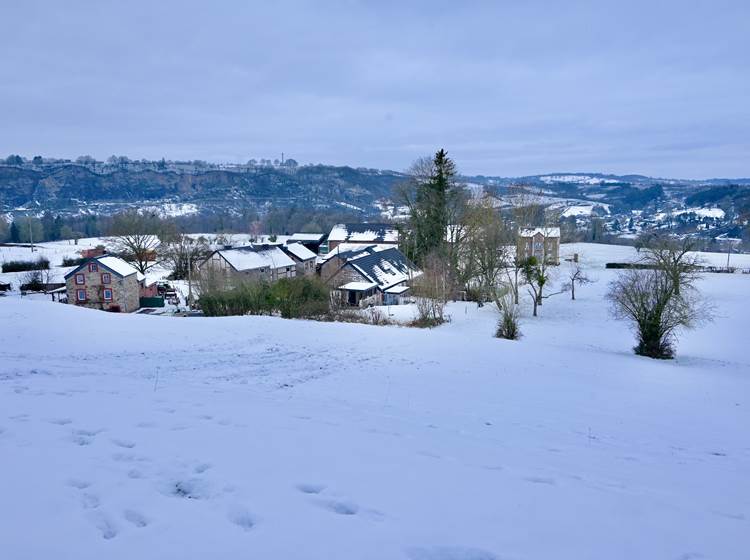 Hénumont onder de sneeuw - sous la neige - unter dem Schnee - under the snow