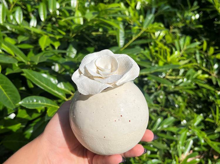 Week-end céramique - boîte pour glisser des rêves, avec sa rose en porcelaine