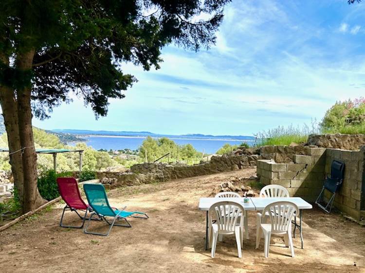 Terrasse privative vue mer et collines