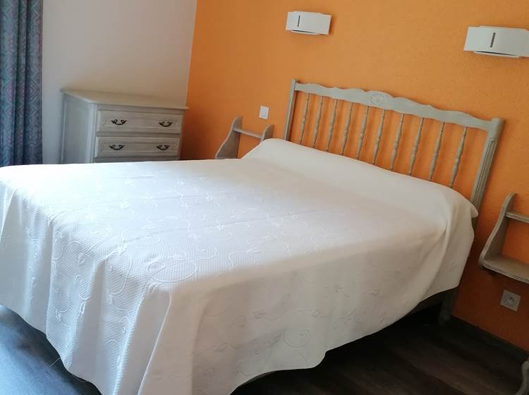 Chambre sur cour