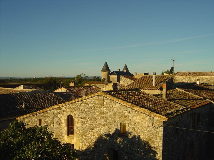 Les toits d'Aubussargues et les tours du chateau