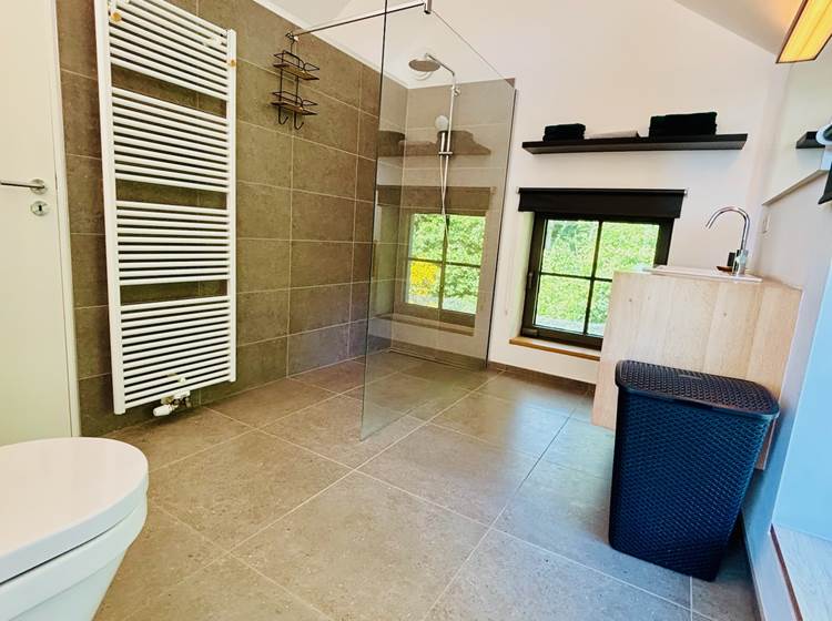 Salle de bain douche italienne - Gîte LAK
