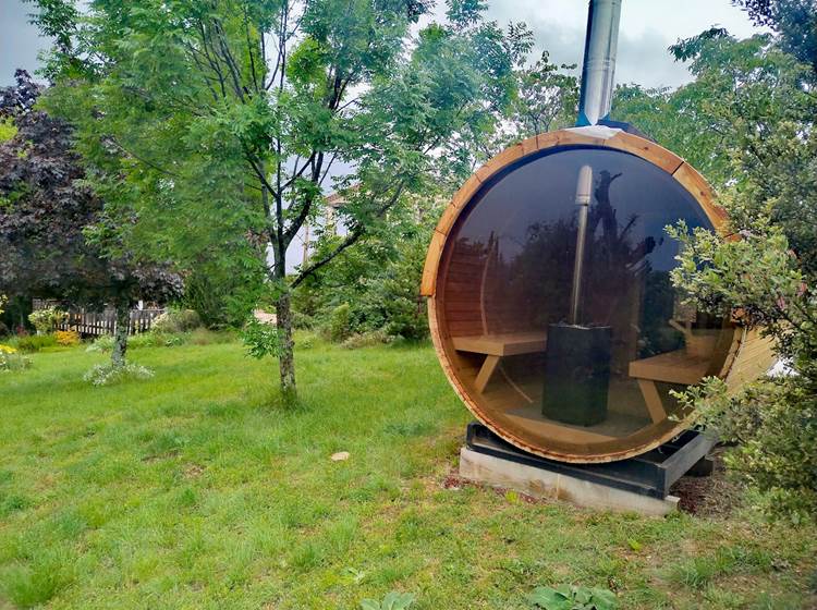 Le sauna extérieur avec poêle à bois